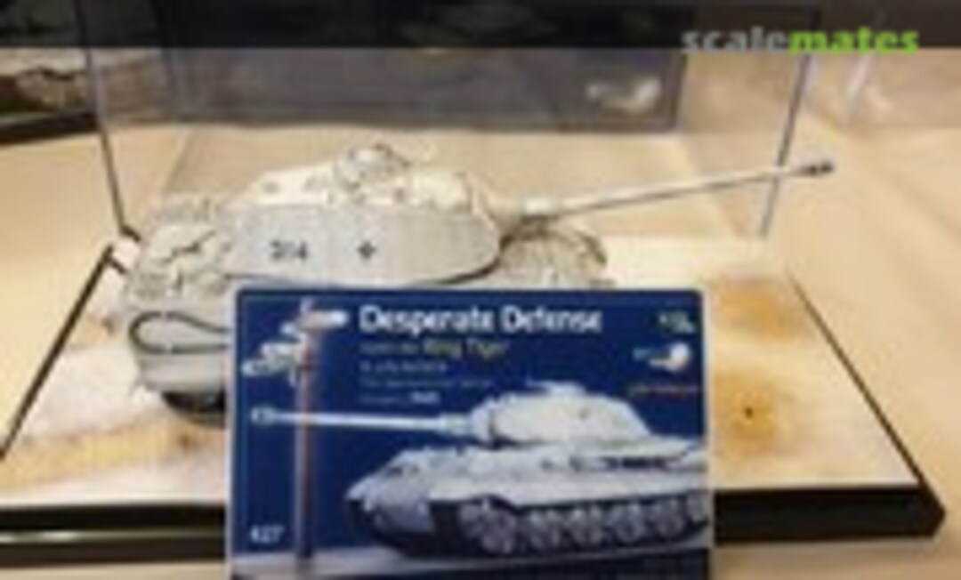 1:72 &quot;Desperate Defense&quot; Kingtiger Porsche Turret + Diorama Base (Dragon Armor 60253)