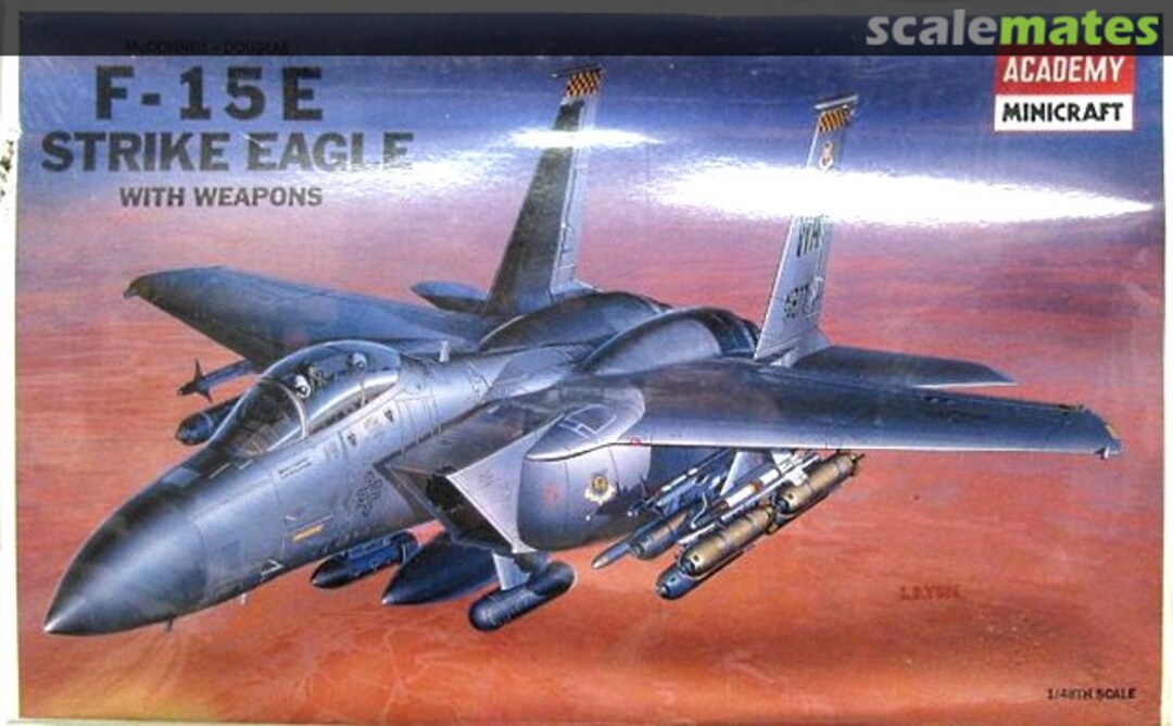 Boxart McDonnell Douglas F-15E Strike eagle with weapons 2117 Academy/Minicraft