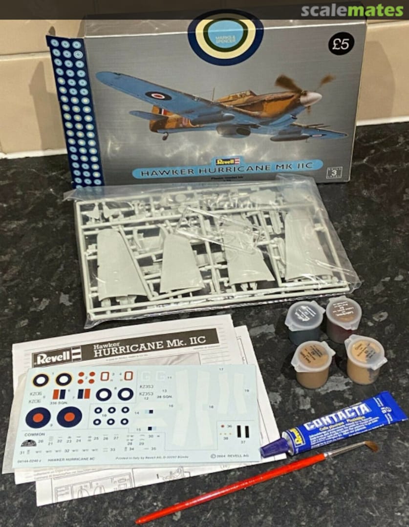 Contents Hawker Hurricane Mk IIC 04110 Revell