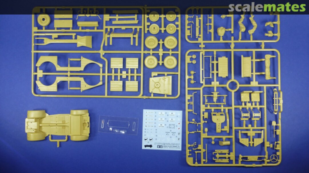 Contents Kübelwagen Type 82 35213 Tamiya