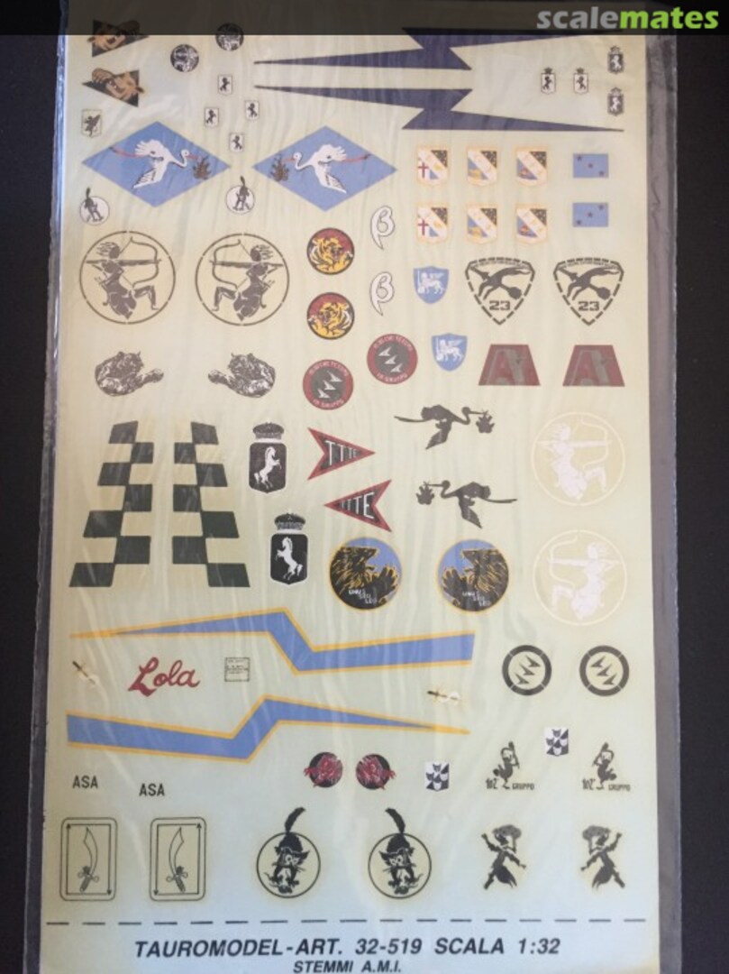 Boxart A.M.I. Squadron Insignia Badges 32-519 Tauro Model