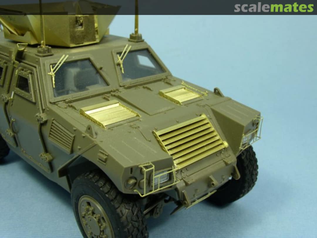 Boxart Light Armored Vehicle LE35042 Lion Roar