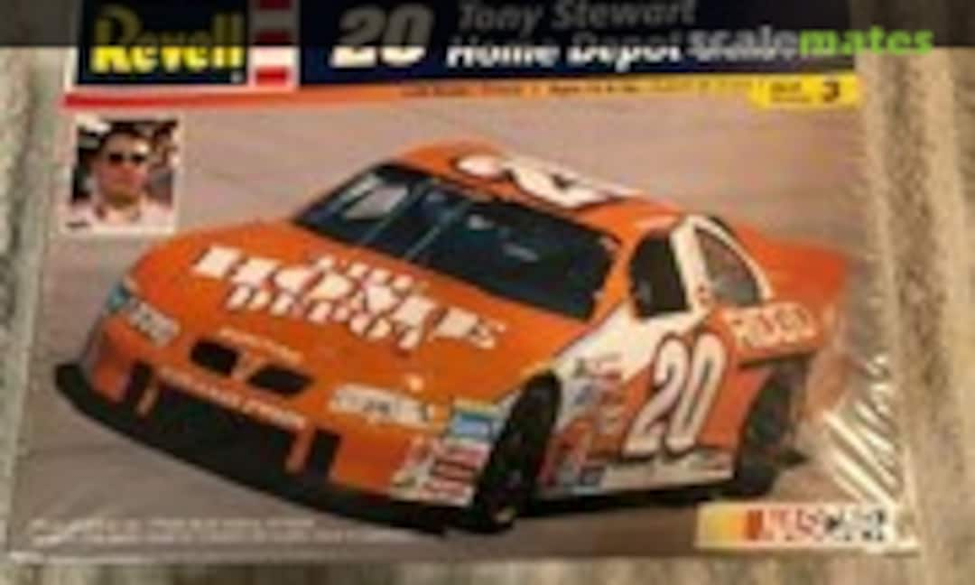 20 Tony Stewart Home Depot Grand Prix (Revell Monogram 85-2986)