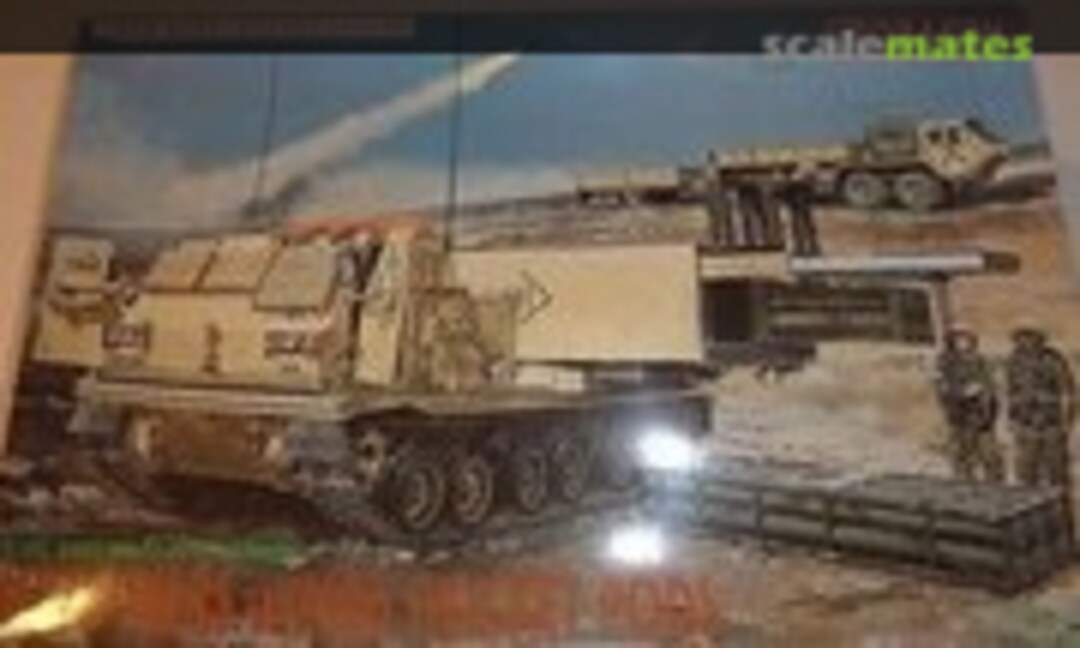 1:35 M270 MLRS w/M26 Rocket Pods (Dragon 3523)