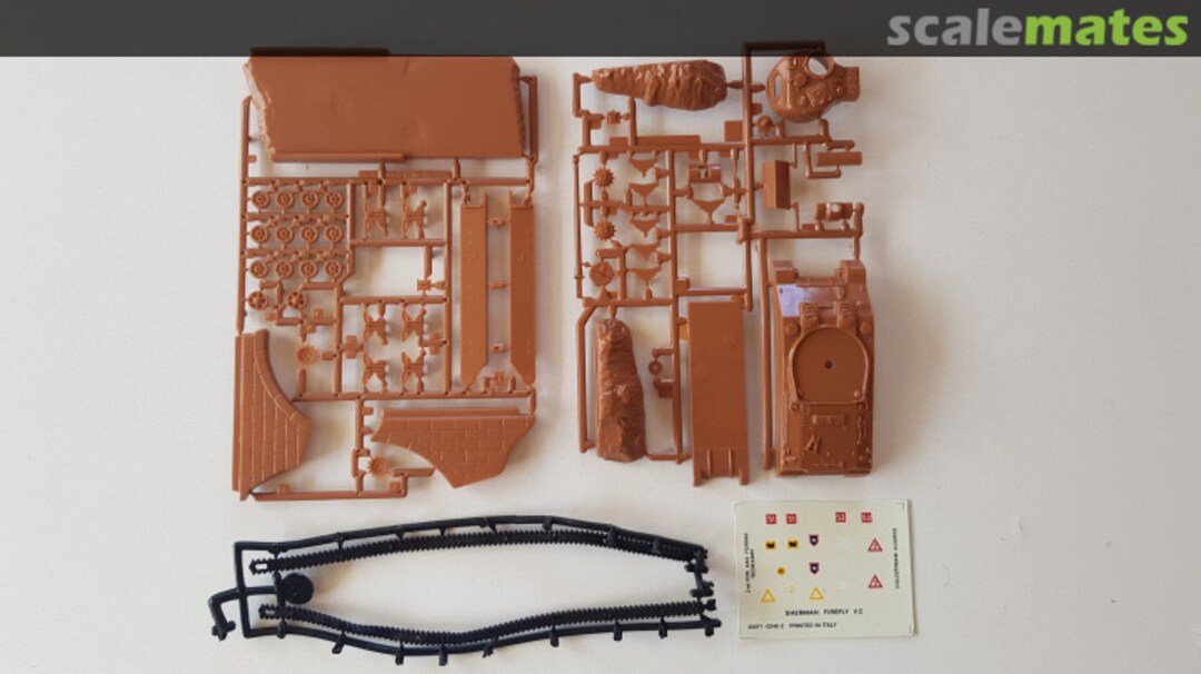 Contents Sherman Firefly 40071 Matchbox