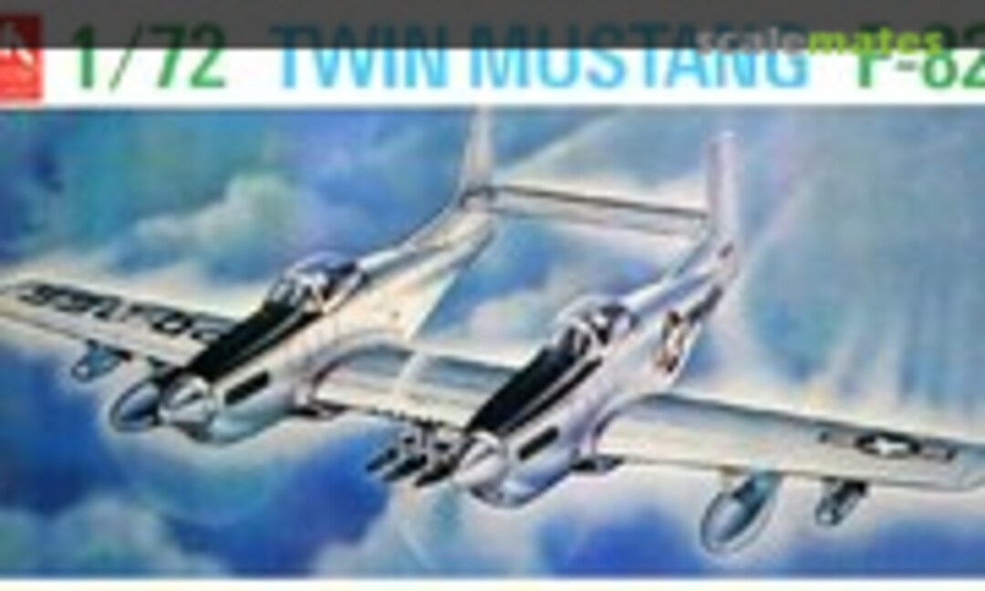 1:72 Twin Mustang F-82 (Hobbycraft HC1301)