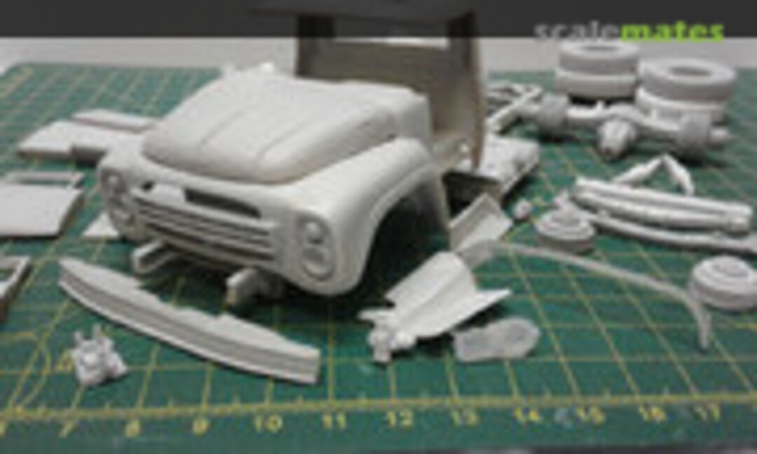 1:35 ZIL-130 Basic chassis (Customfactory CF3528FK)