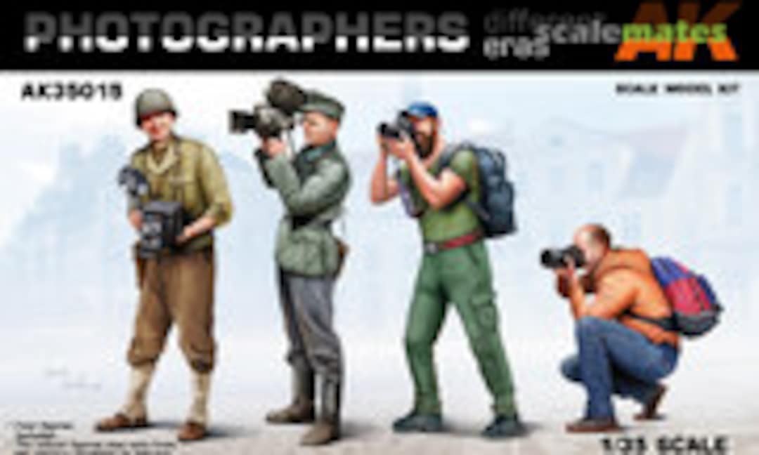 1:35 Photographers (different eras) (AK Interactive AK35015)