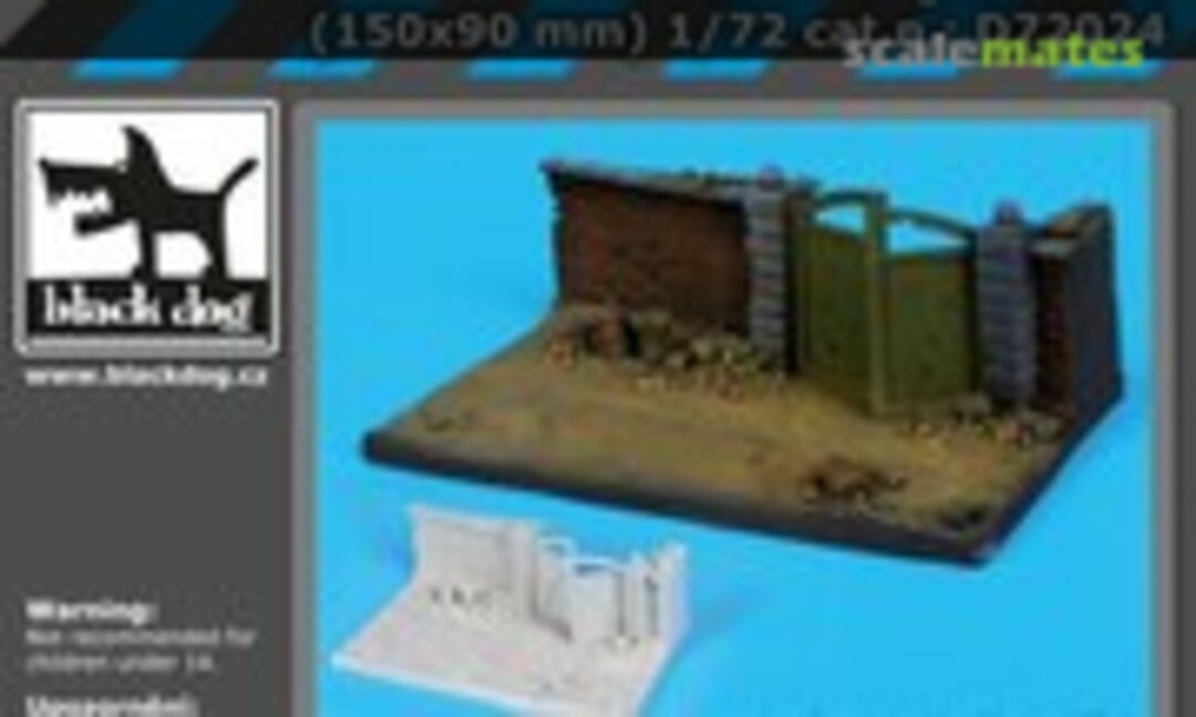 1:72 Wall with gate base (Black Dog D72024)