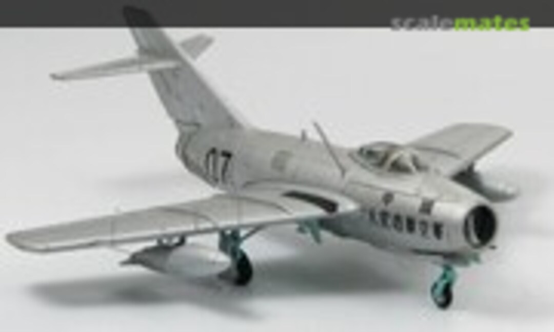 MIG-15bis (Hobby Master HA2409)