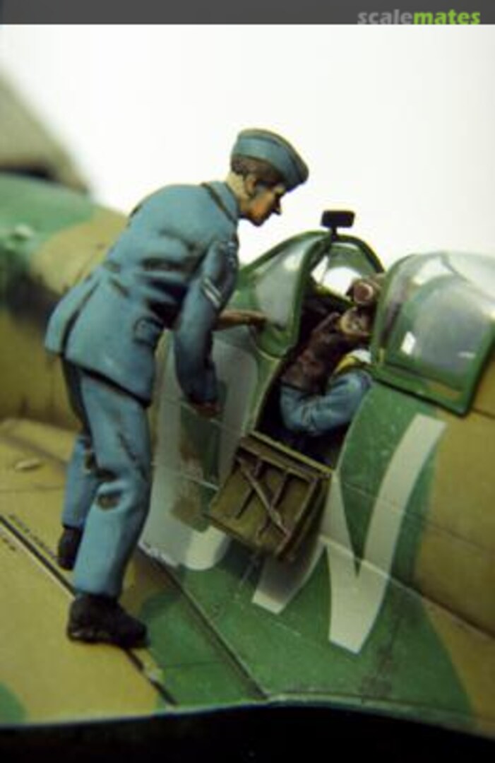 Boxart WWII RAF Grouncrewman talking to Pilot in Aircraft 48A004 Dartmoor Military Models