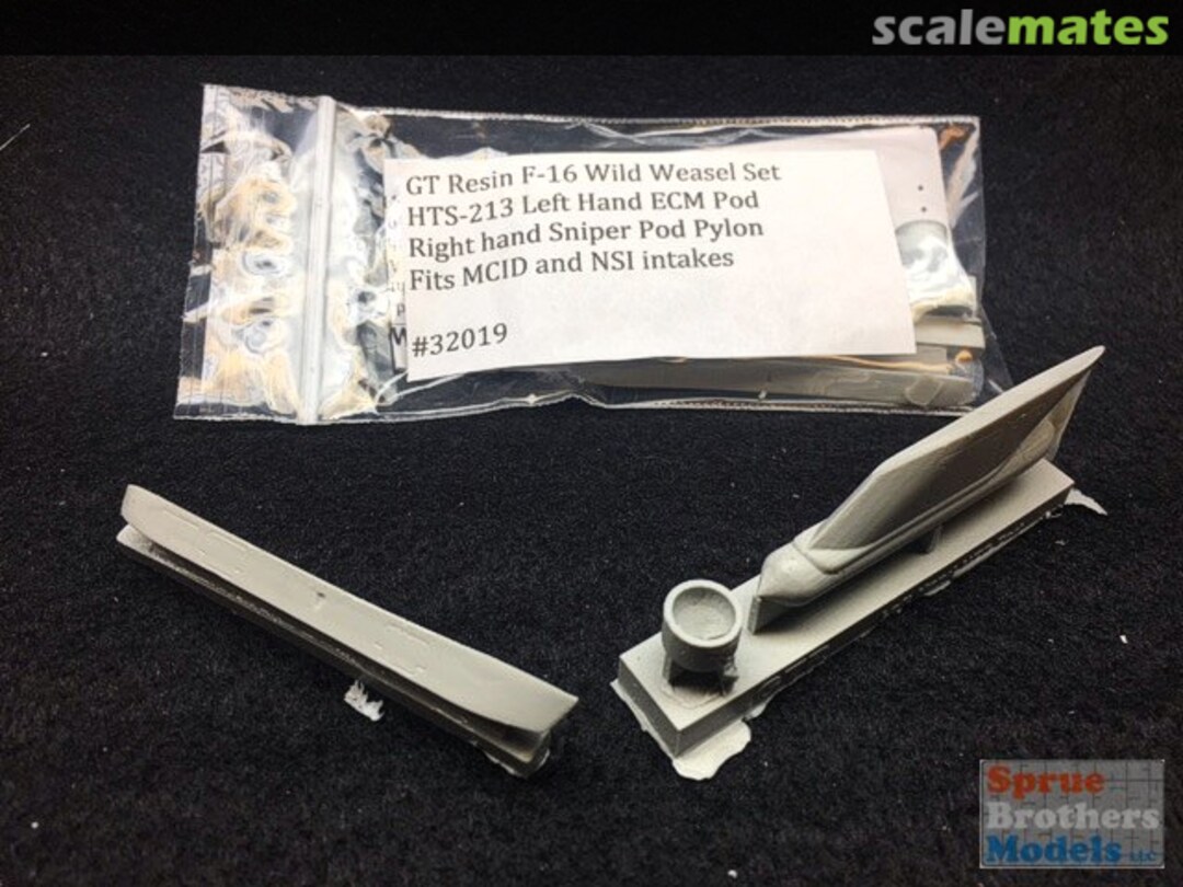 Boxart F-16 Falcon Wild Weasel Set - HTS-213 Left Hand ECM Pod with Right Hand Sniper Pod Pylon (fits MCID & NSI intakes) 32019 GT Resin