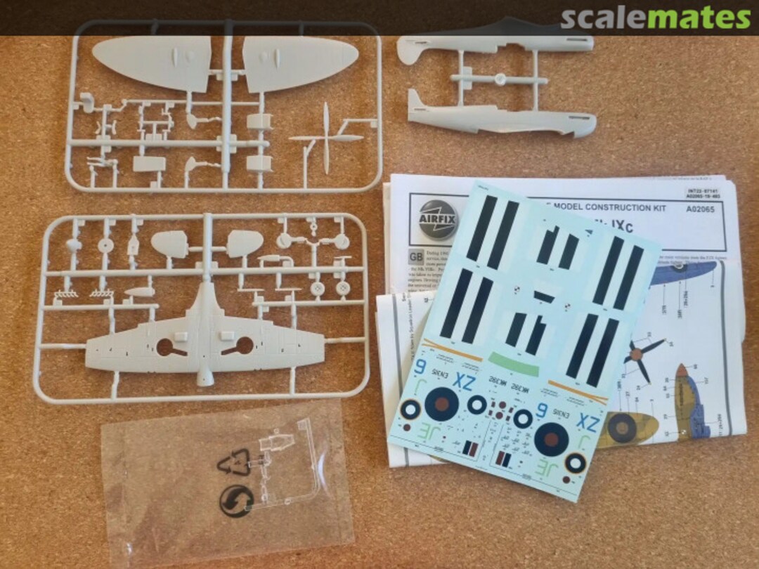 Contents Supermarine Spitfire Mk.IXc A02065 Airfix