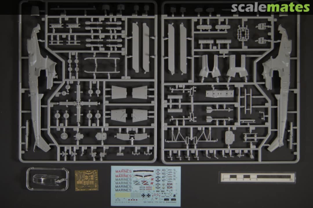 Contents AH-1Z 'Viper' DM 720012 DreamModel