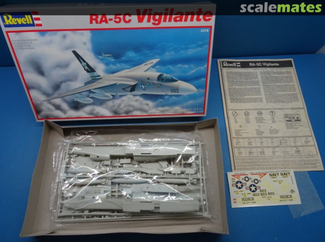 Contents RA-5C Vigilante 4378 Revell