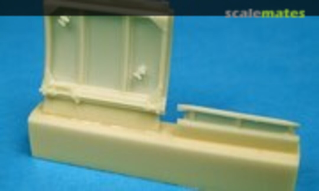 1:32 Spitfire door with separate crowbar (Barracuda Studios BR32002)