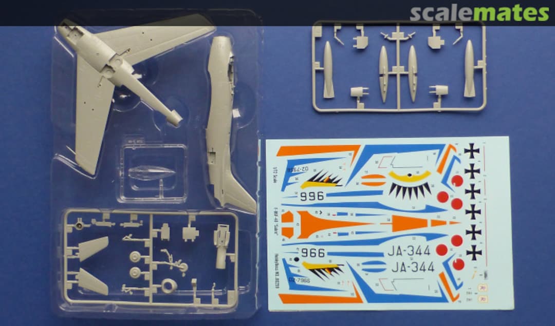 Contents F-86F-40 "Sabre" 80259 HobbyBoss