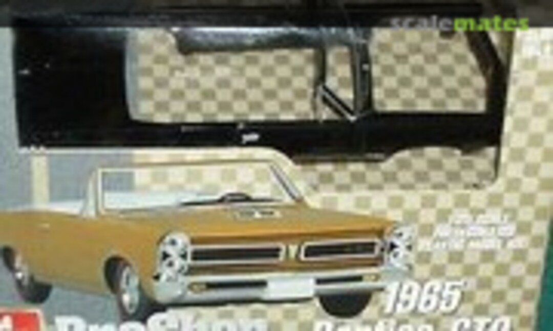 1:25 1965 Pontiac GTO (AMT 31236)