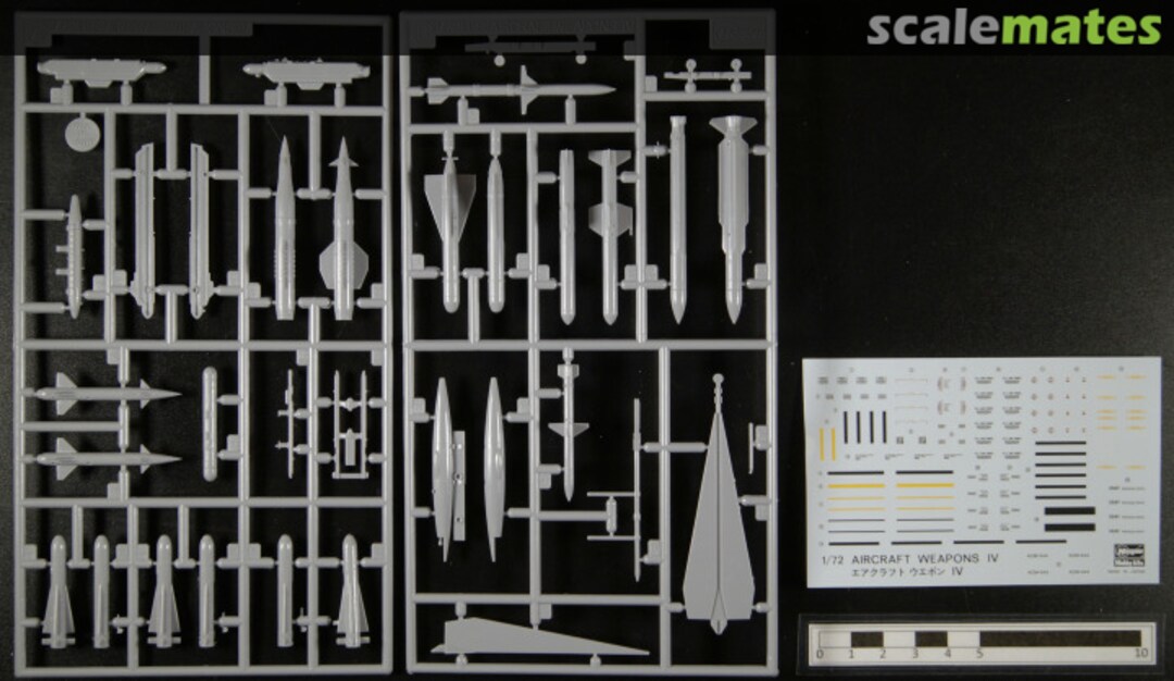 Contents Aircraft Weapons: IV 35004-400 Hasegawa