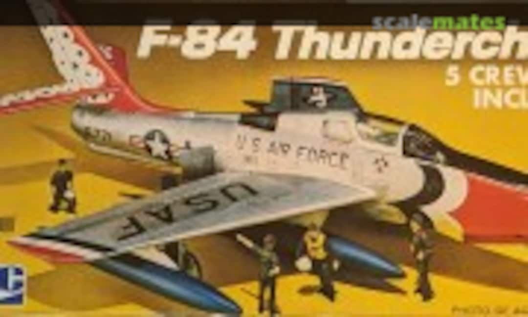 1:72 F-84 Thunderchief, 5 crewmen included (MPC 2-0208)