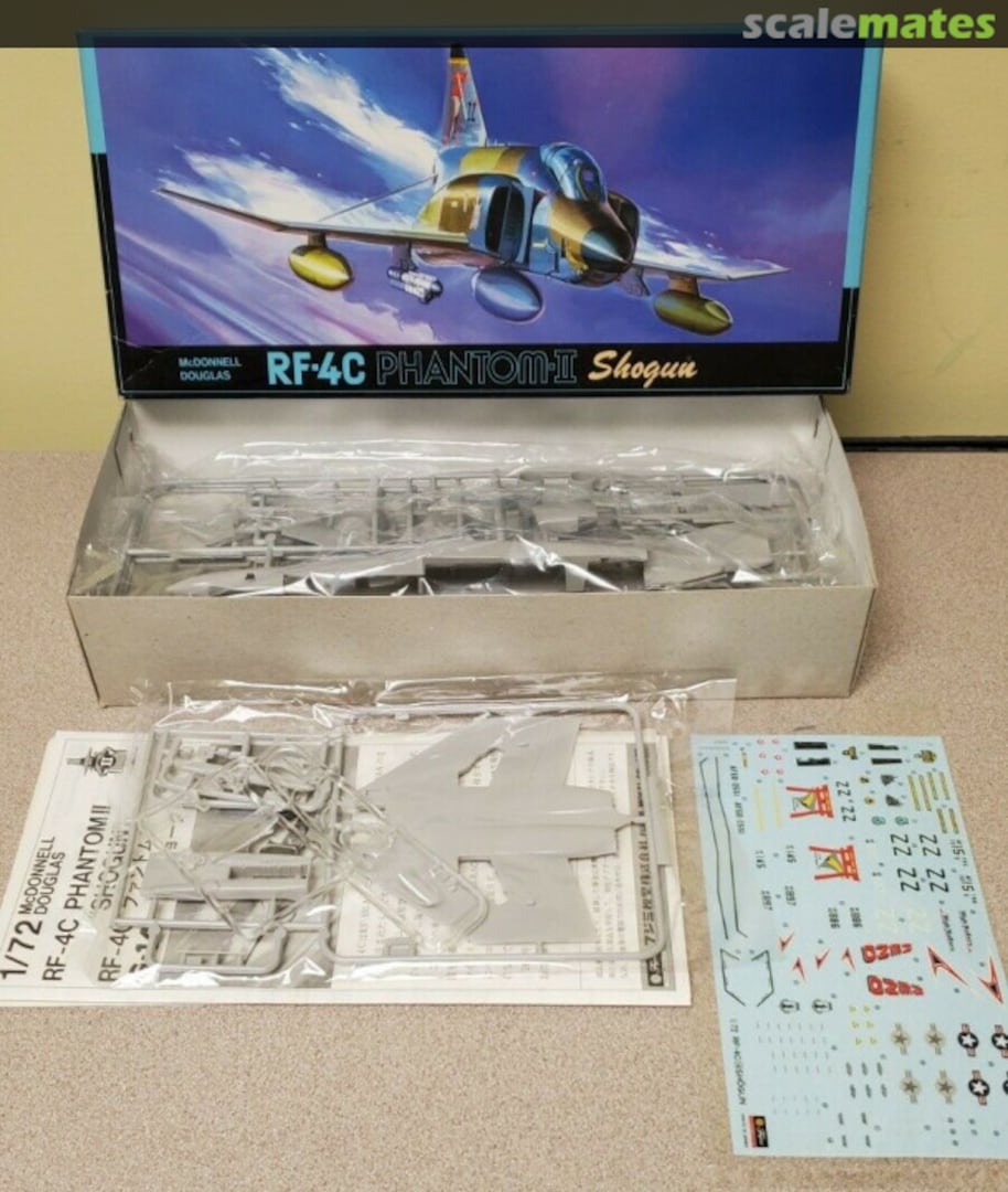 Contents RF-4C Phantom-II Shogun 7A-G14 Fujimi