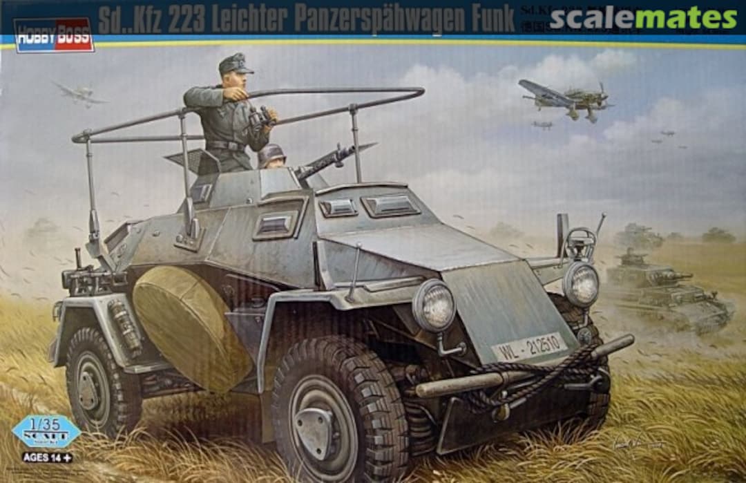 Boxart Sd.Kfz. 223 Leichter Panzerspähwagen Funk 82443 HobbyBoss