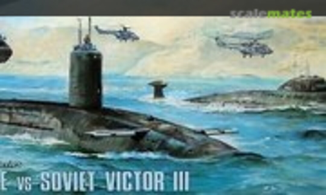 1:700 Submarine HMS Revenge vs Soviet Victor III (Dragon 7007)