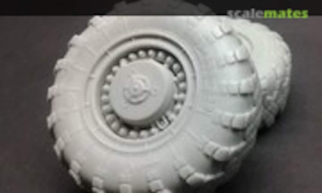 1:35 MAZ-543 road wheels (Panzer Art RE35-581)