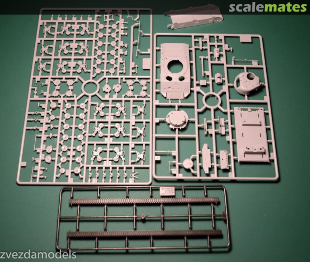 Contents M4A2 (75) Sherman 5063 Zvezda