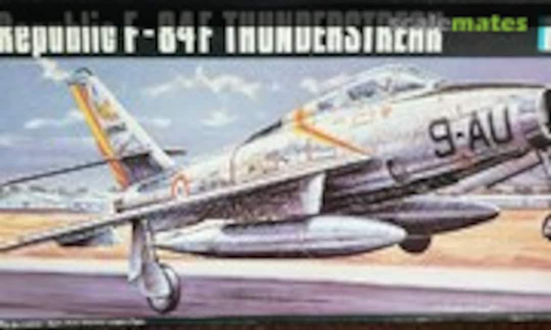 1:48 Republic F-84F Thunderstreak (Heller 554)