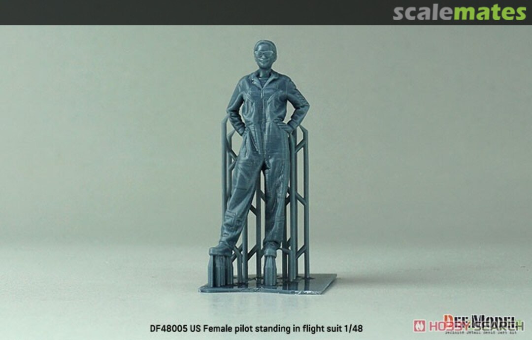 Contents US Female Pilot Standing In Flight Suit DF48005 Def.Model