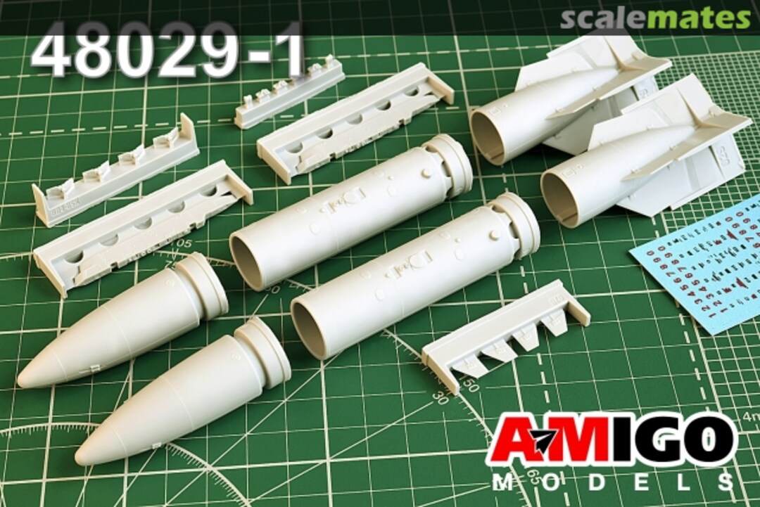 Boxart Su-24M, Su-34 external fuel tank PTB-3000 48029-1 Amigo Models