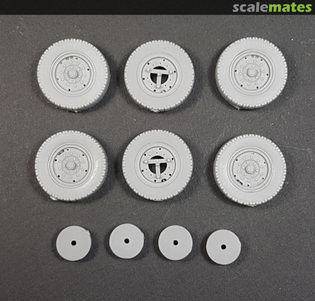 Contents Wheels set for Rolls Royce Armored Car Sand type 35093 Djiti's Production