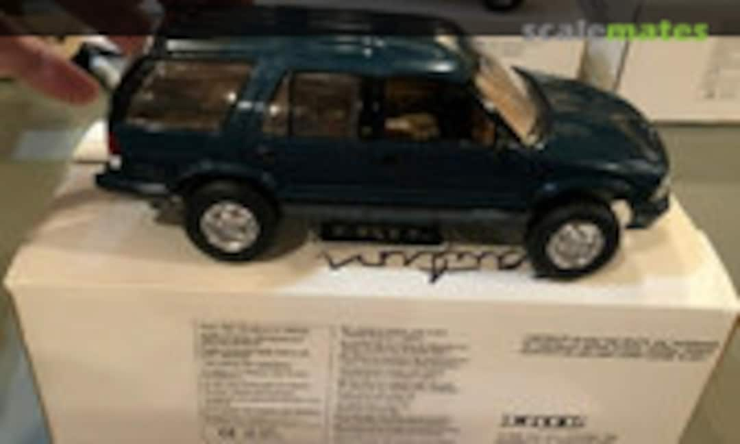 1:25 1996 Chevrolet Blazer (AMT/ERTL 82960EO)