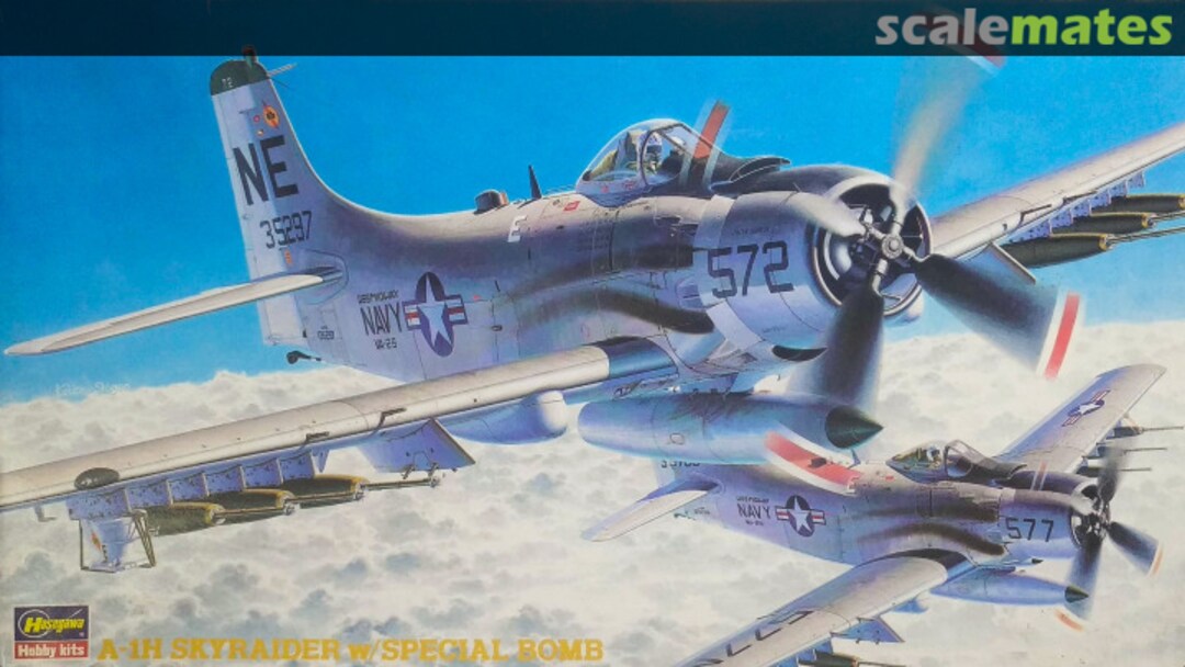 Boxart A-1H Skyraider w/ Special Bomb 51464 Hasegawa