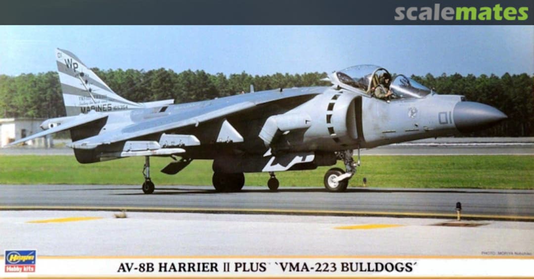 Boxart AV-8B Harrier II Plus `VMA-223 Bulldogs´ 09605 Hasegawa