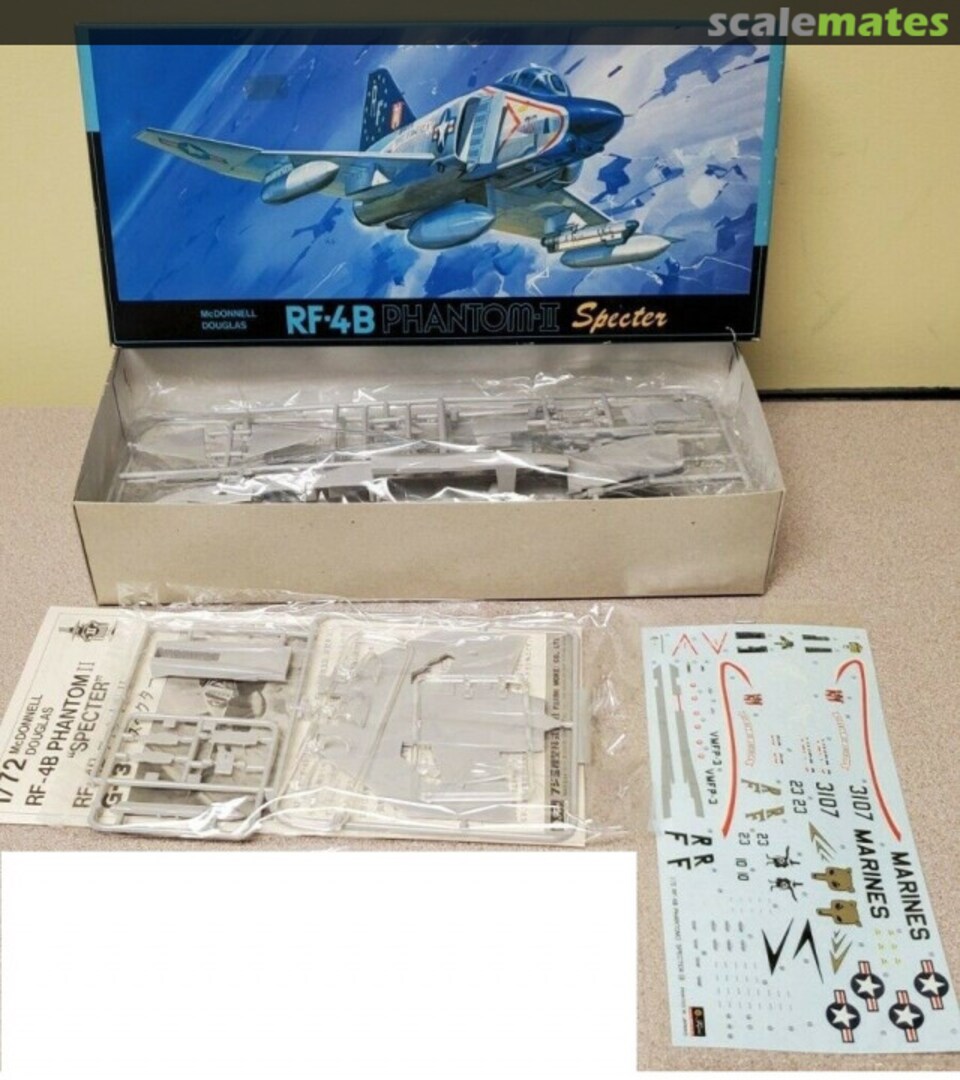 Contents RF-4B Phantom-II 7A-G13 Fujimi