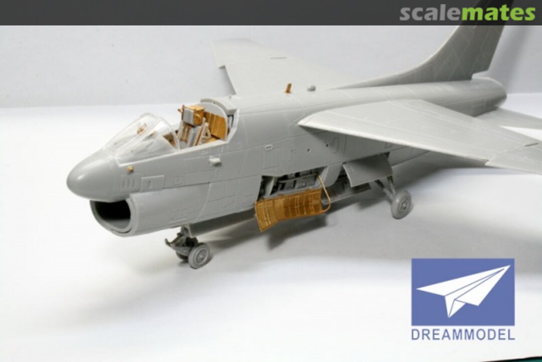 Boxart A-7D/E Corsair II DM 0513 DreamModel