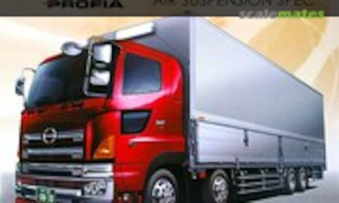 1:32 Hino Profia Low Floor Four Axis Truck (Aoshima 041895)