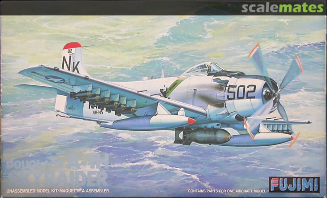 Boxart A-1H Skyraider P8-700 Fujimi