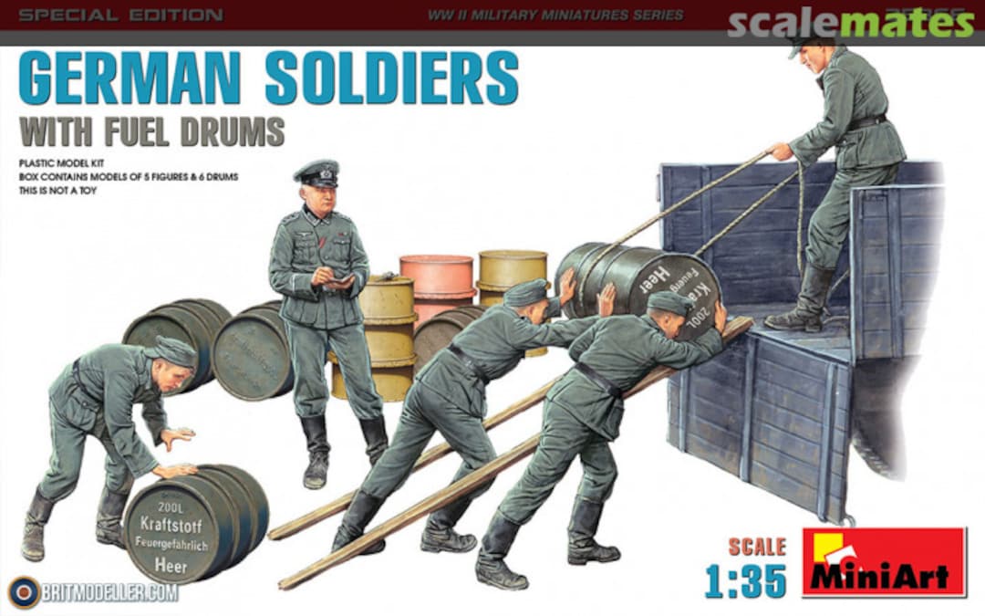 Boxart Soldiers with Fuel Drums 35366 MiniArt