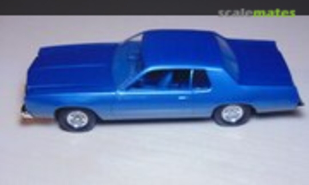 1:25 1975 Plymouth Road Runner (MPC )