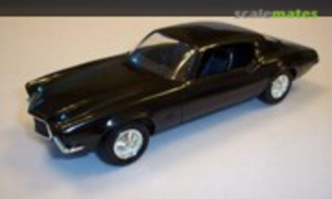 1:25 1972 Chevrolet Camaro SS 396 (MPC )