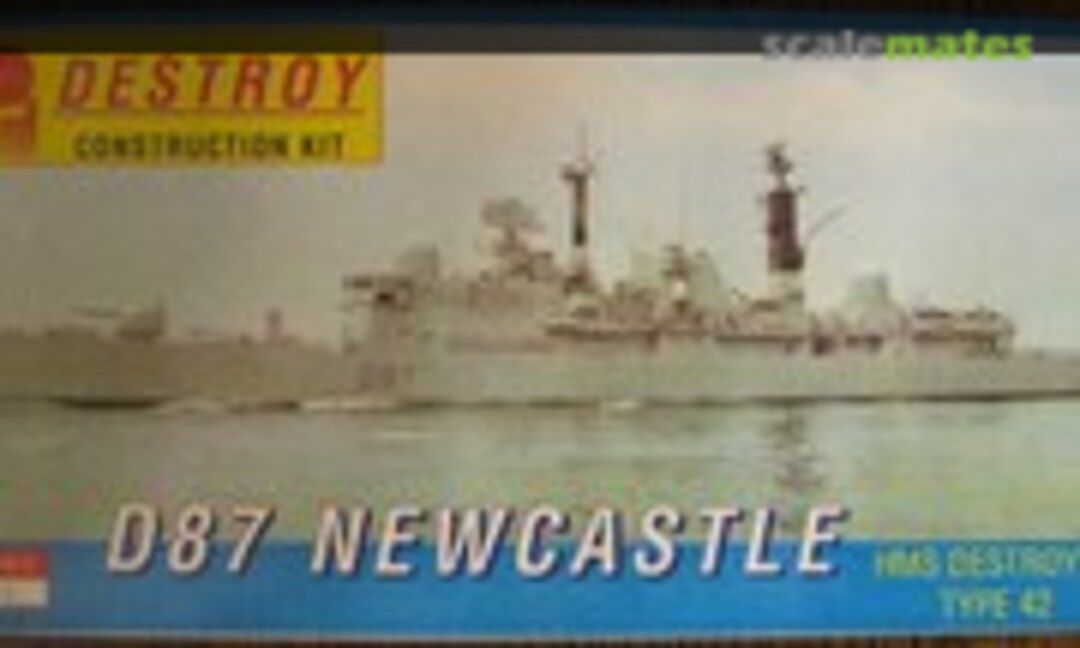 1:700 HMS Newcastle D87 Type 42 Destroyer (Galaxy  YH376)