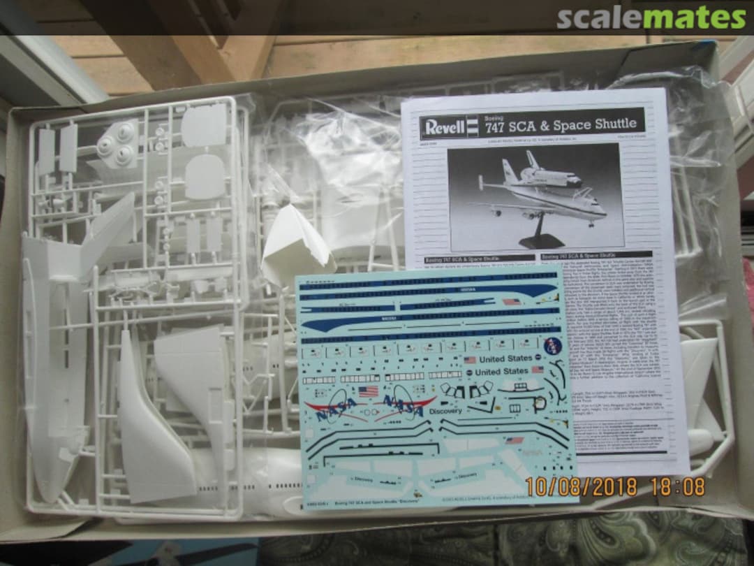 Contents Boeing 747 SCA & Space Shuttle 04863 Revell