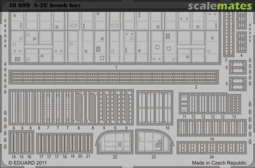 Boxart S-2E bomb bay 48699 Eduard