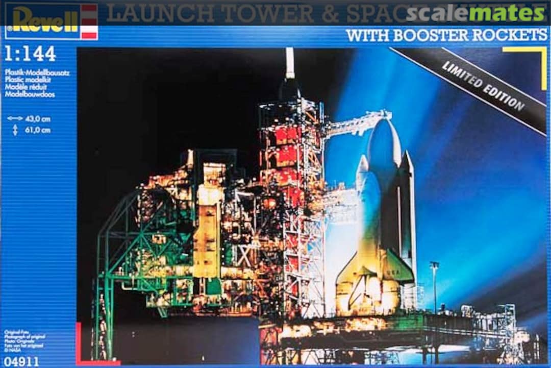 Boxart Launch Tower & Space Shuttle with Booster Rockets 04911 Revell