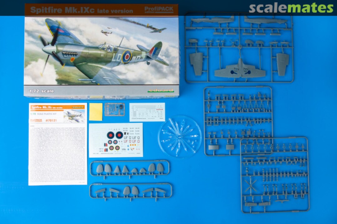 Contents Spitfire Mk.IXc late version 70121 Eduard