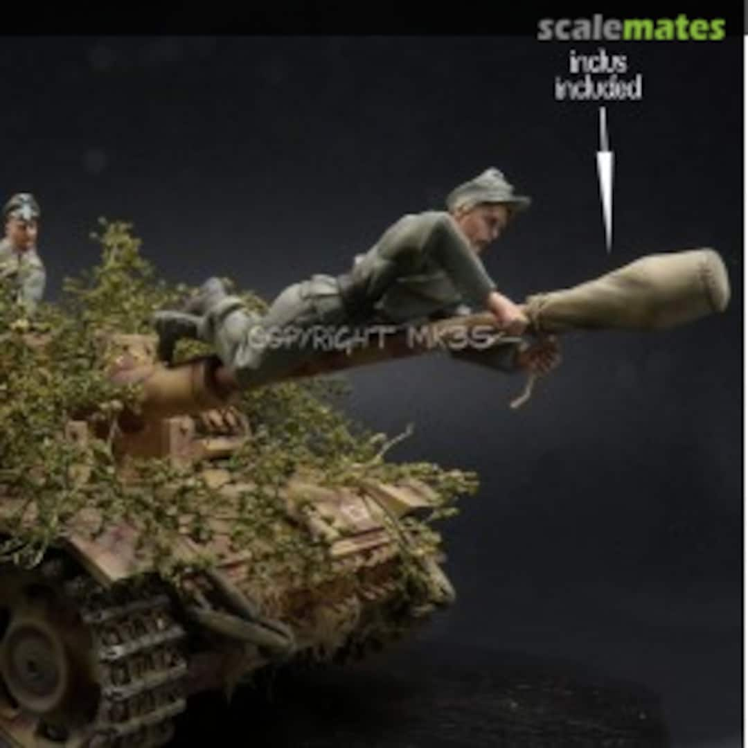 Boxart STUG III Crew Member F275 MK35