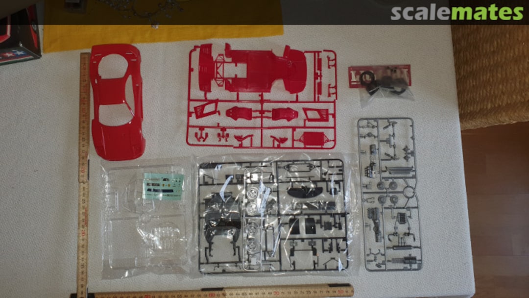 Contents Ferrari F40 24077 Tamiya